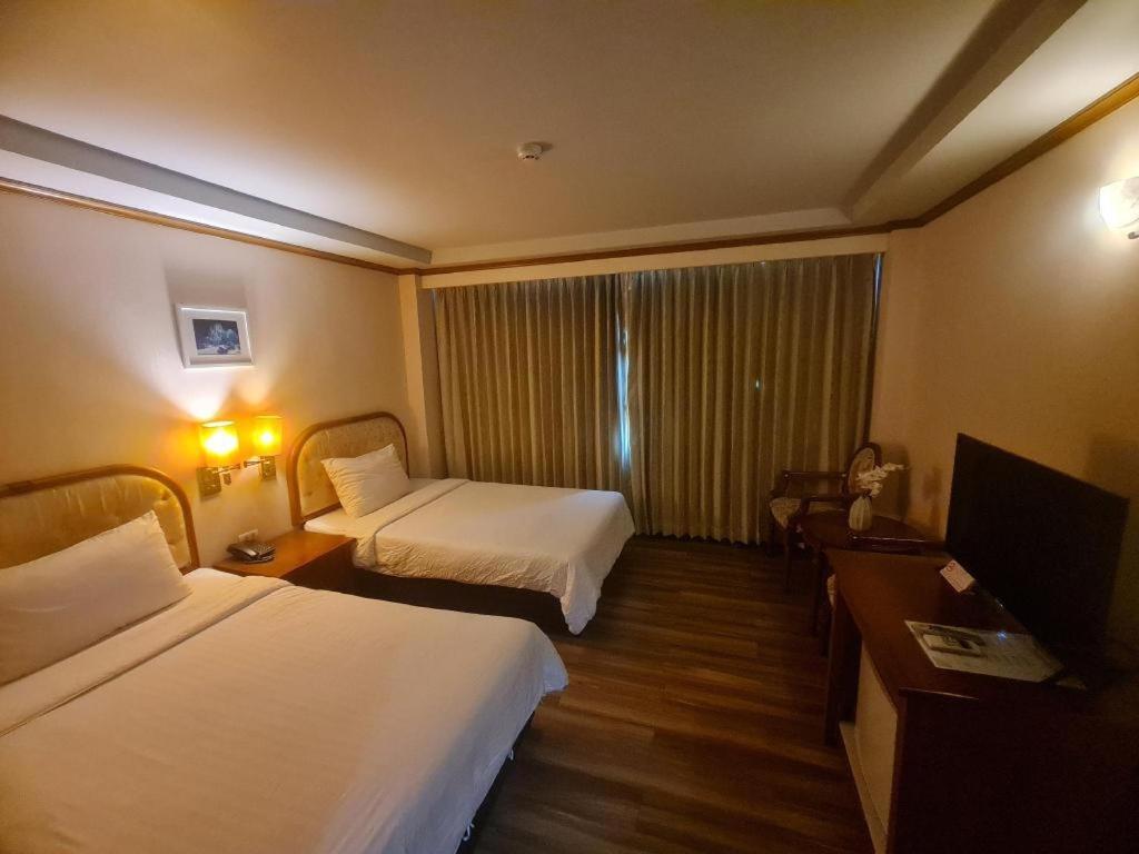 Western Grand Hotel Ratchaburi Ban Bang Kra Exterior foto