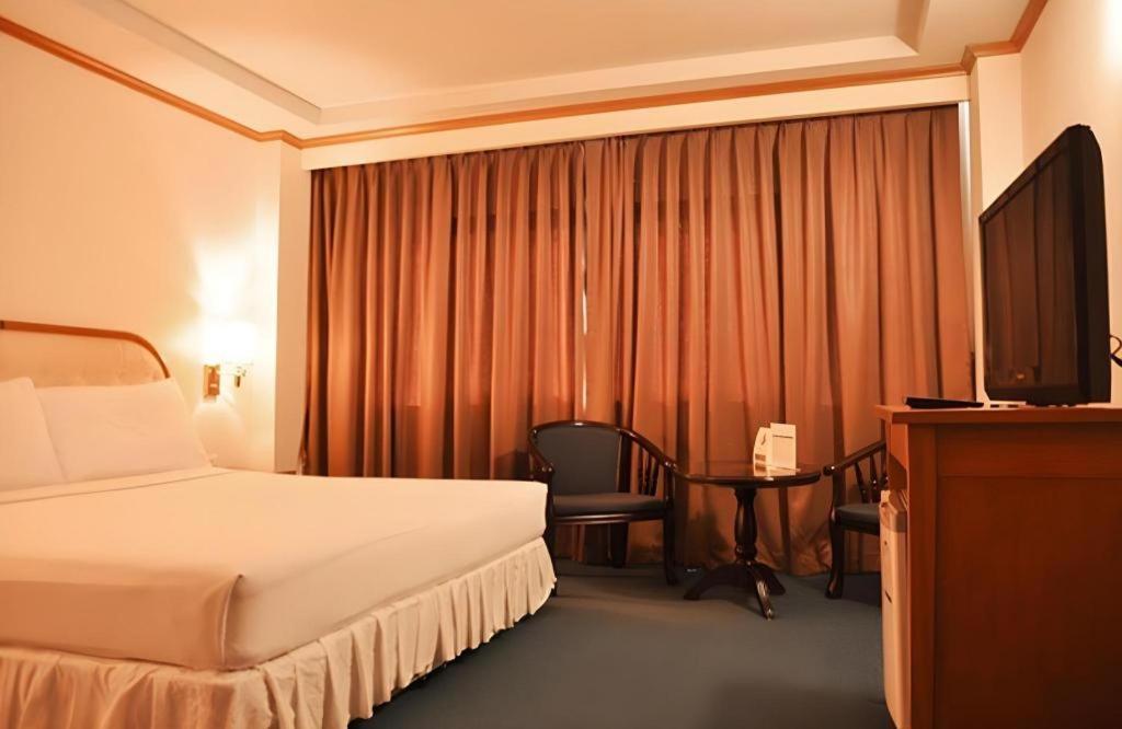Western Grand Hotel Ratchaburi Ban Bang Kra Exterior foto