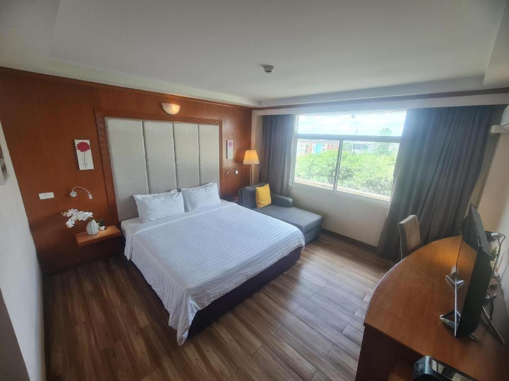 Western Grand Hotel Ratchaburi Ban Bang Kra Exterior foto